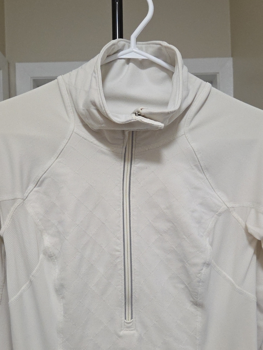 Lululemon White Quarter-Zip Pullover Long Sleeve Thumbhole Athletic Running Top - Picture 3 of 8